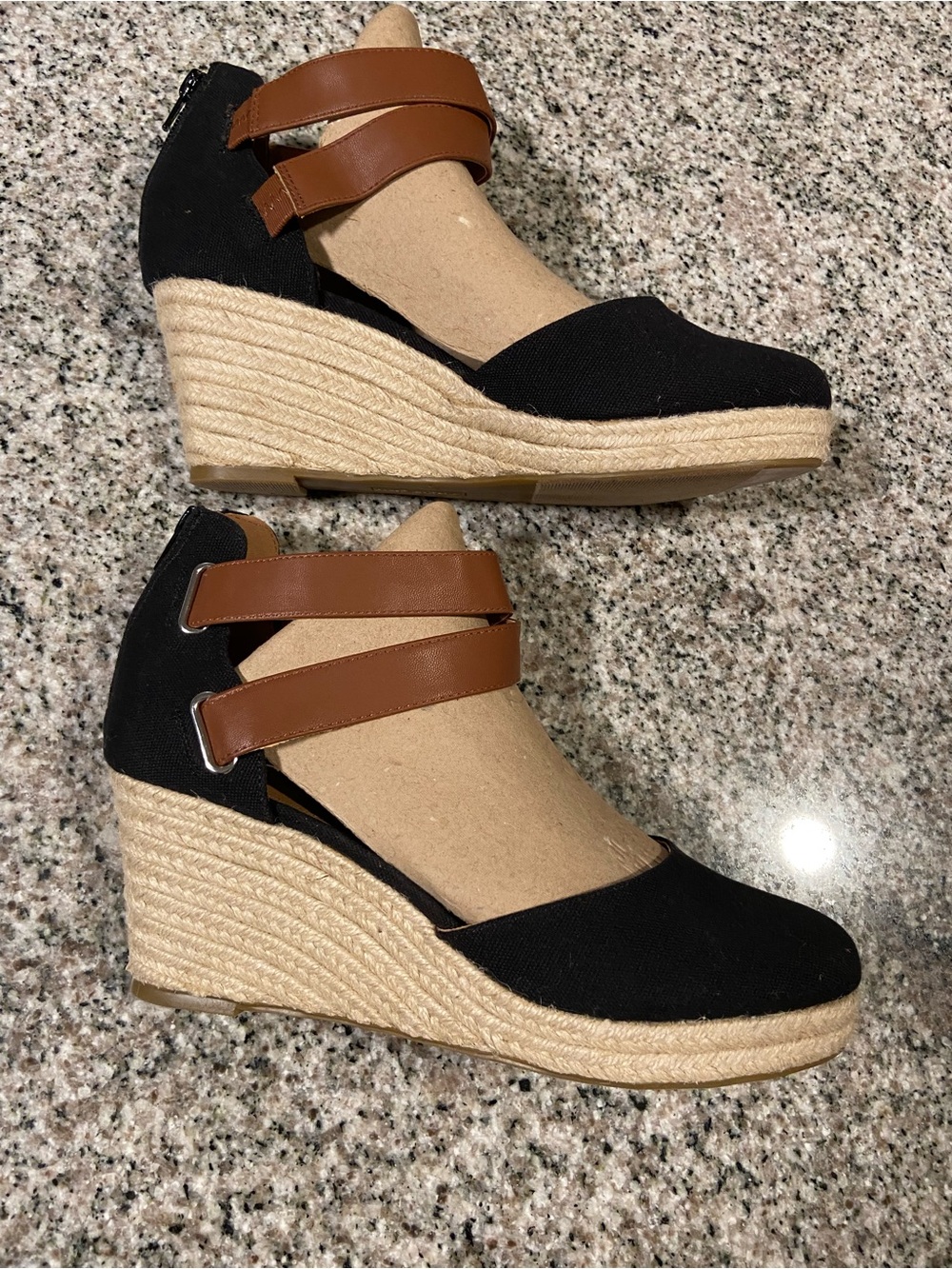 Comfortview "Trixie" Closed-Toe Espadrille Wedge Sandals Size 10M